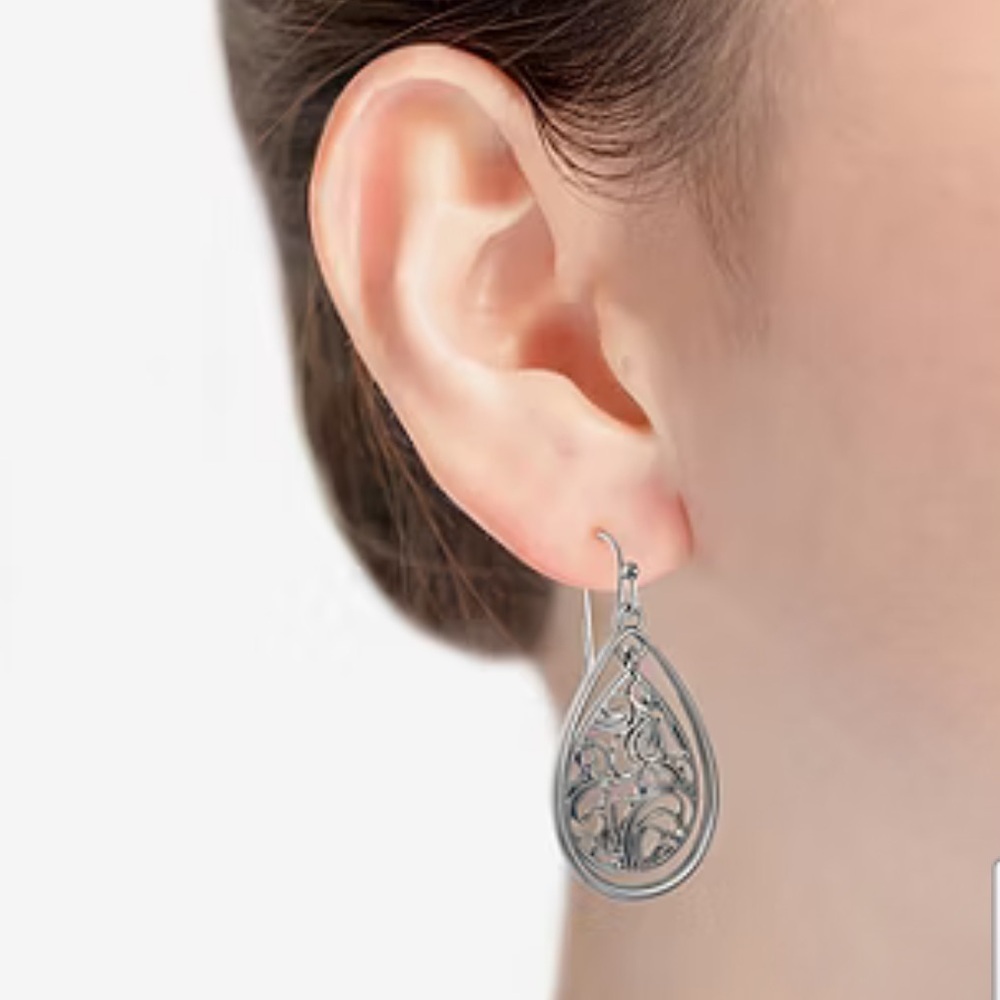 Liz Claiborne Openwork Silver Oval Drop Earrings One Size NWT